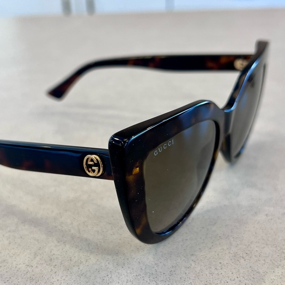 Gucci Dark Brown Tortoise Sunglasses - Picture 5 of 7